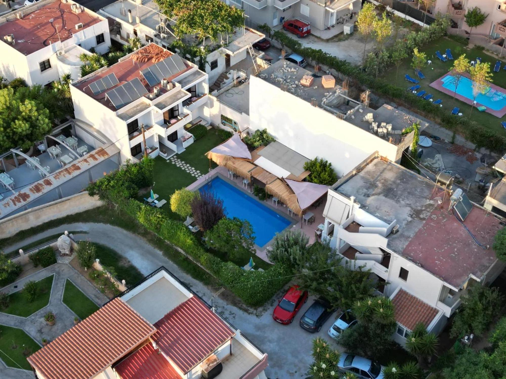 Tree Of Life Art Hotel Agia Marina Екстериор снимка