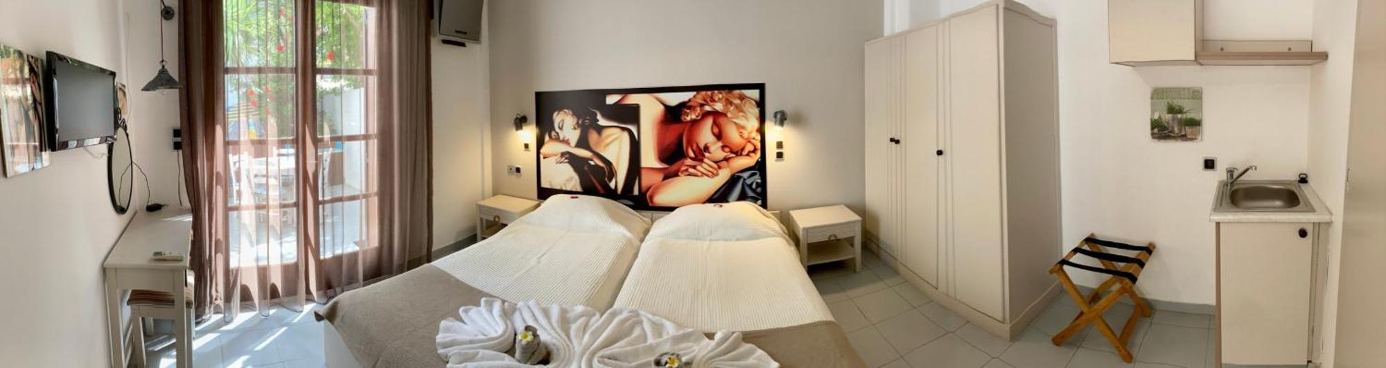 Tree Of Life Art Hotel Agia Marina Стая снимка