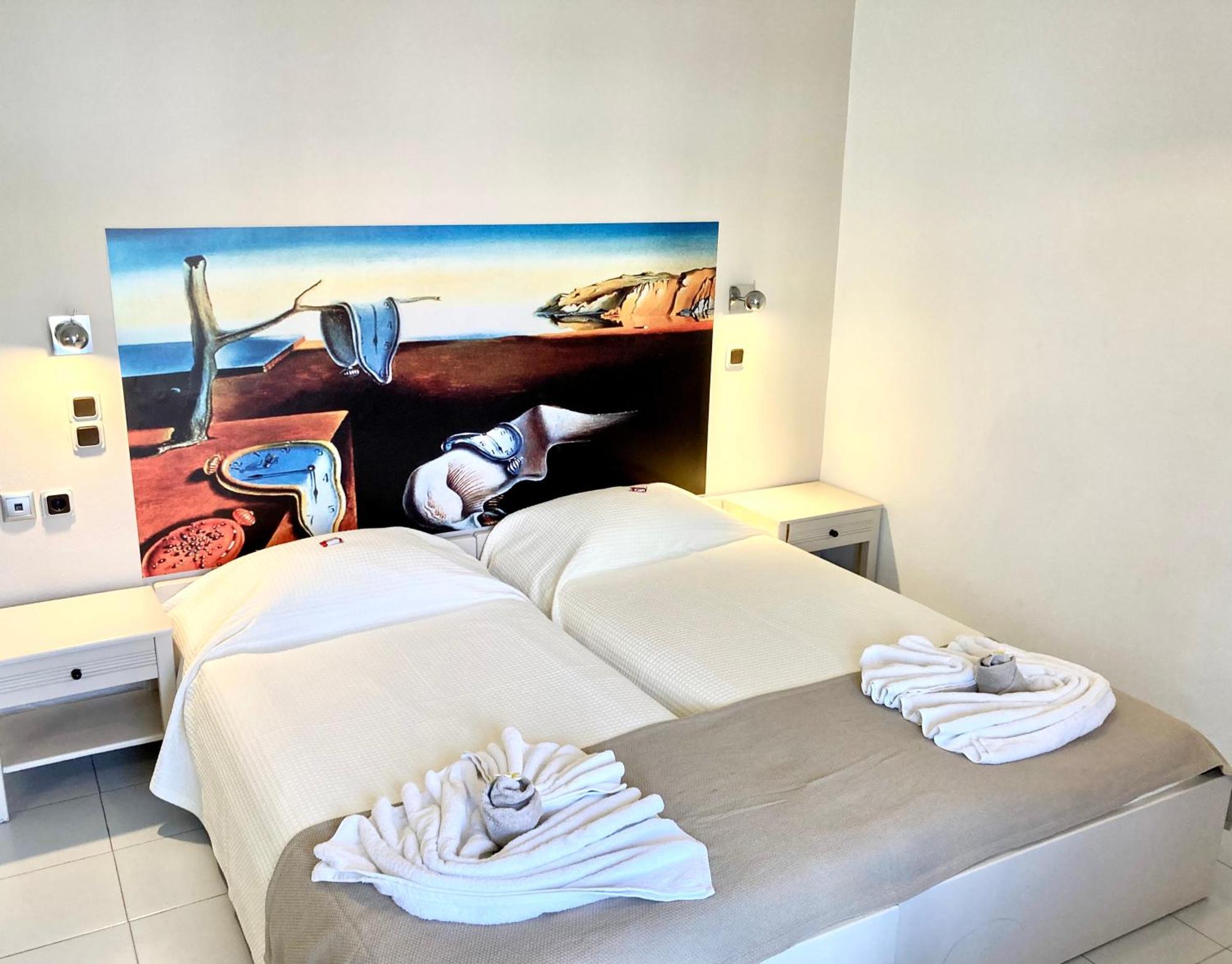 Tree Of Life Art Hotel Agia Marina Стая снимка