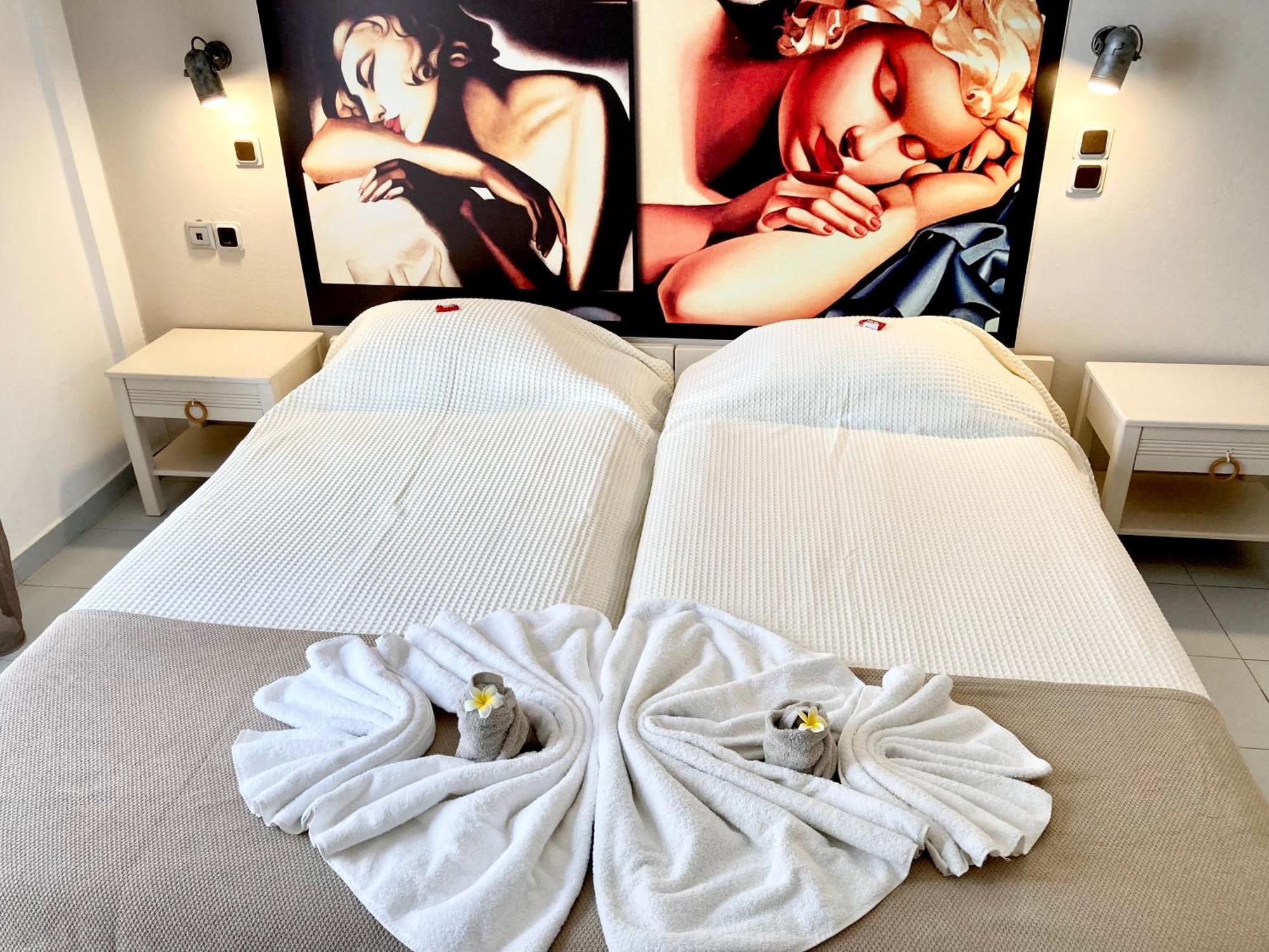 Tree Of Life Art Hotel Agia Marina Стая снимка