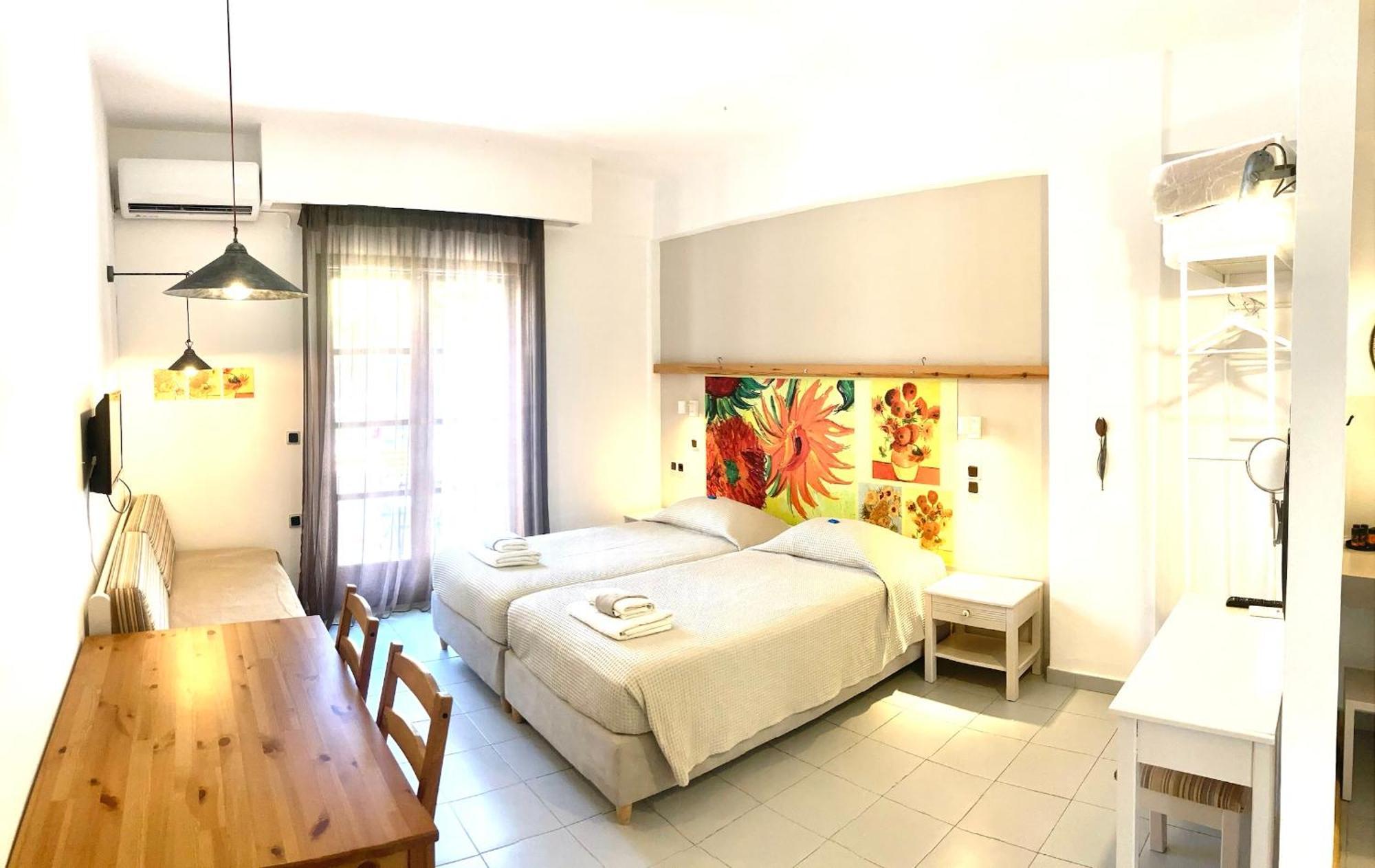 Tree Of Life Art Hotel Agia Marina Екстериор снимка