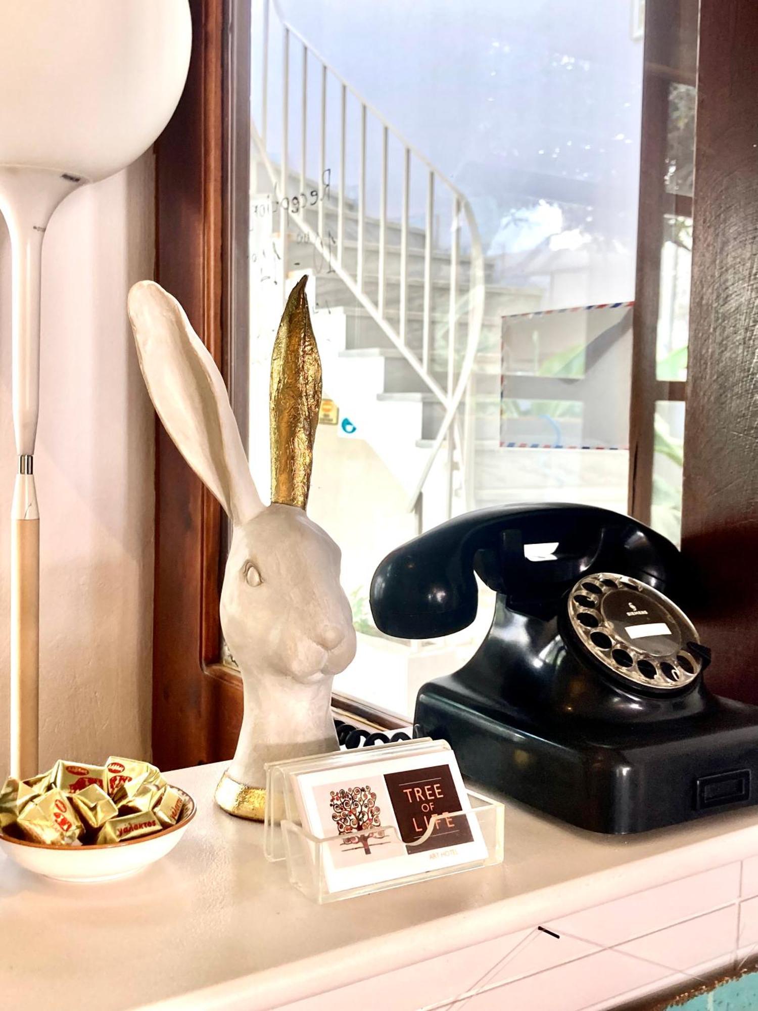 Tree Of Life Art Hotel Agia Marina Екстериор снимка
