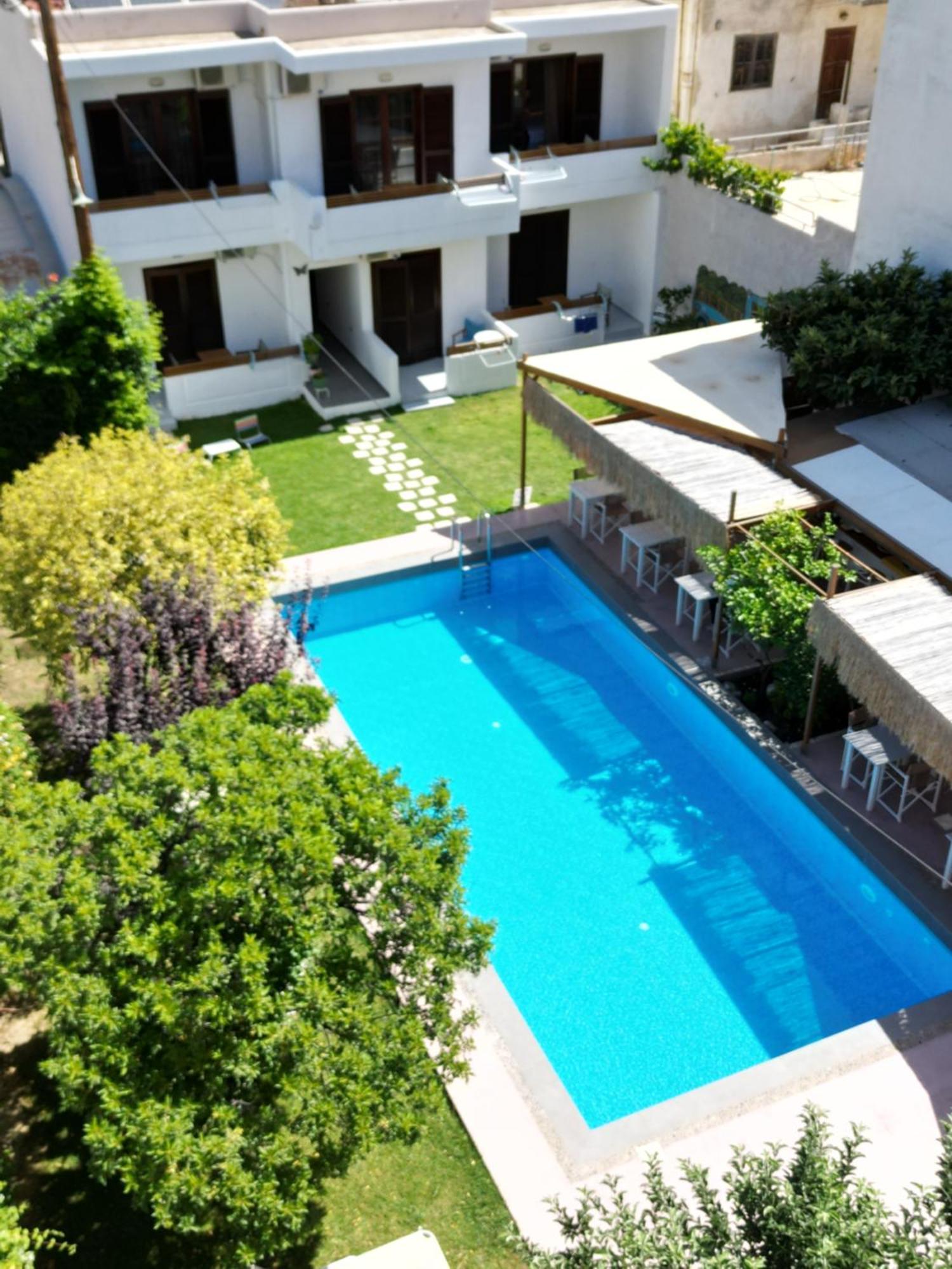 Tree Of Life Art Hotel Agia Marina Екстериор снимка