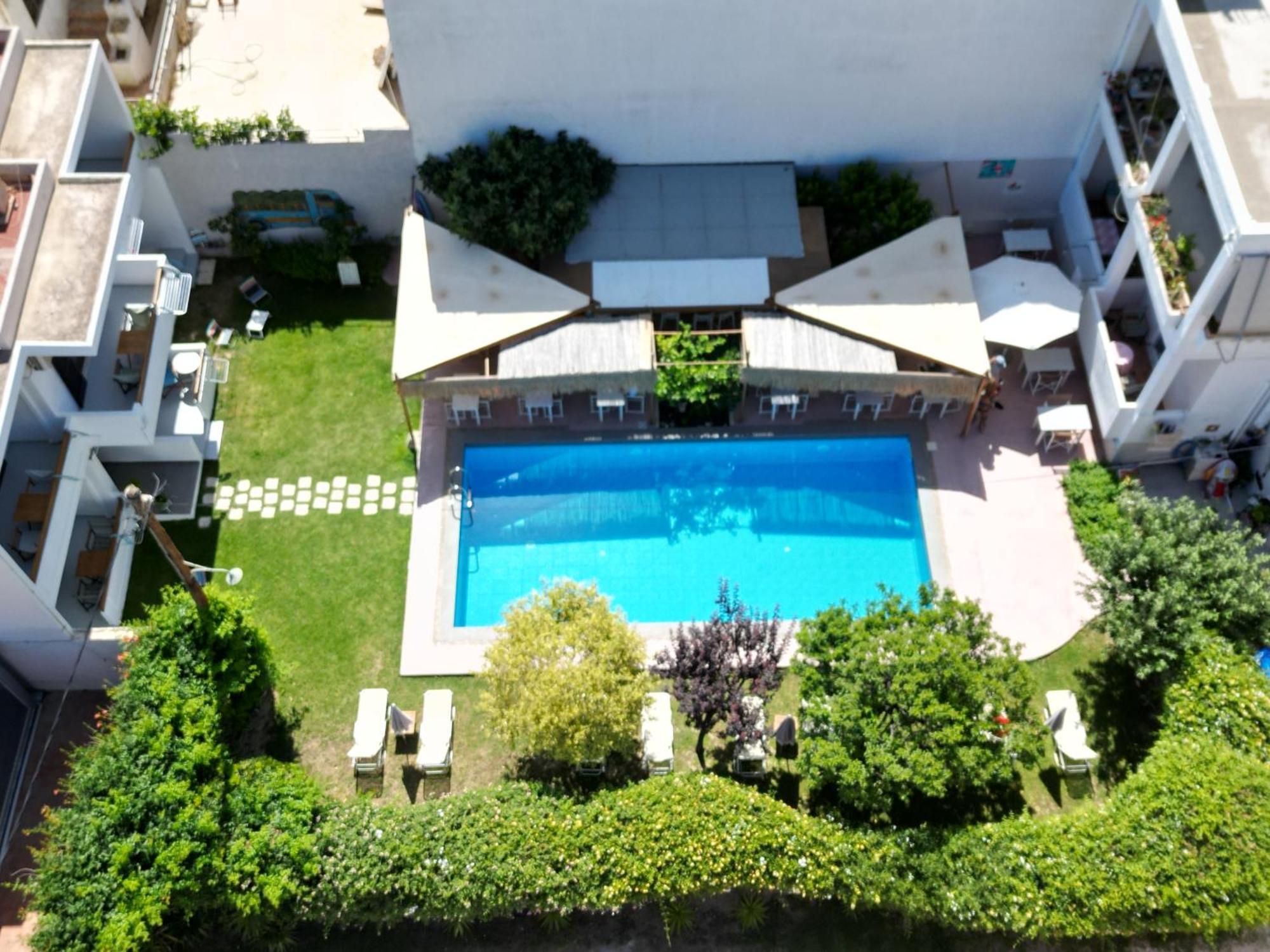Tree Of Life Art Hotel Agia Marina Екстериор снимка